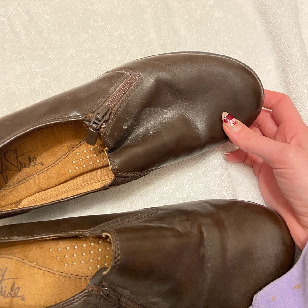 Shoes - Picture 5 of 9